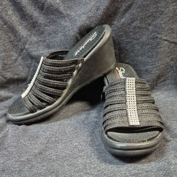 Skechers Women's 7 Black Sparkle Wedge Sandal - New - Picture 1 of 8